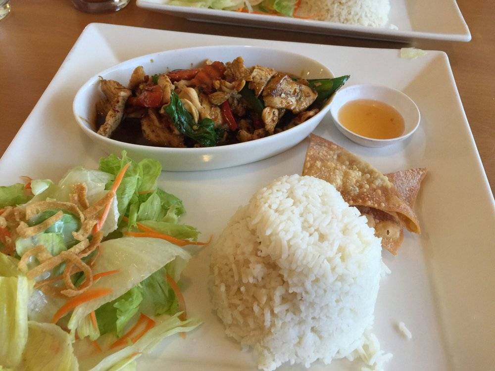 Thai Tuk Tuk | restaurant | 725 W 6th St, Corona, CA 92882, USA | 9517352568 OR +1 951-735-2568