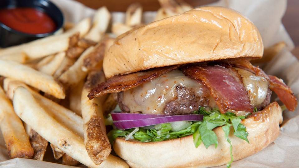 Harriets Inn | restaurant | 4000 Lyndale Ave S, Minneapolis, MN 55409, USA | 6123543852 OR +1 612-354-3852