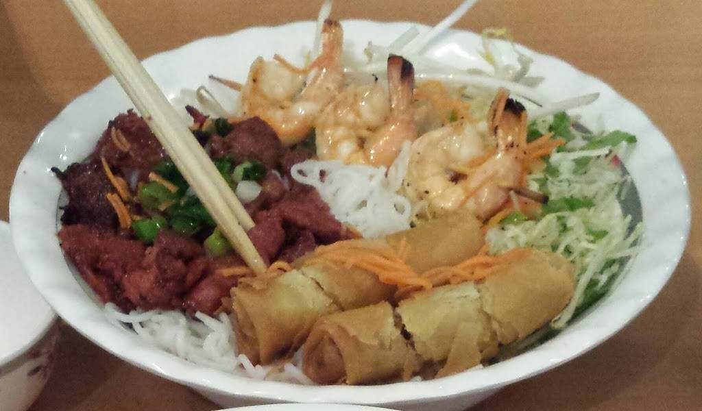Pho Viet | restaurant | 2411 S Vineyard Ave # D, Ontario, CA 91761, USA | 9096730675 OR +1 909-673-0675