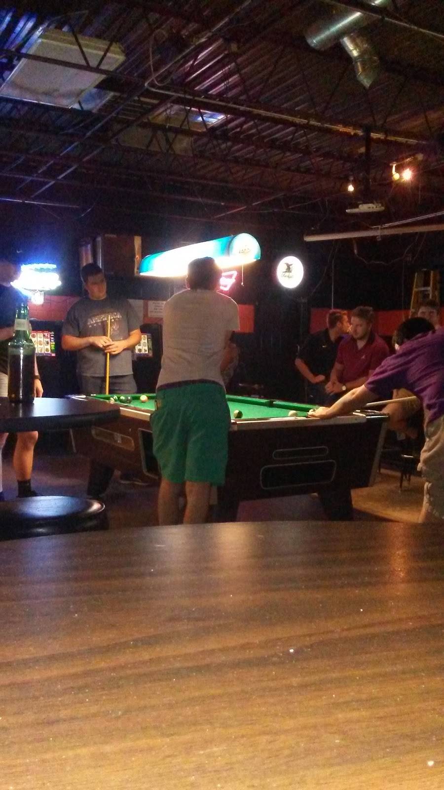 Huds Bar & Grill | restaurant | 2213 Gray Hwy, Macon, GA 31211, USA | 4783306046 OR +1 478-330-6046