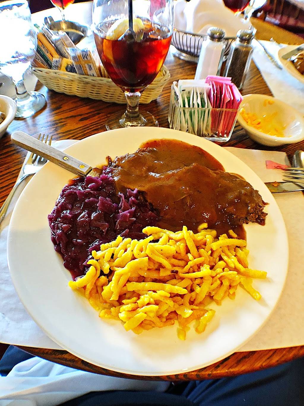 Heritage House | restaurant | 21225 US-14, Harvard, IL 60033, USA | 8159436153 OR +1 815-943-6153