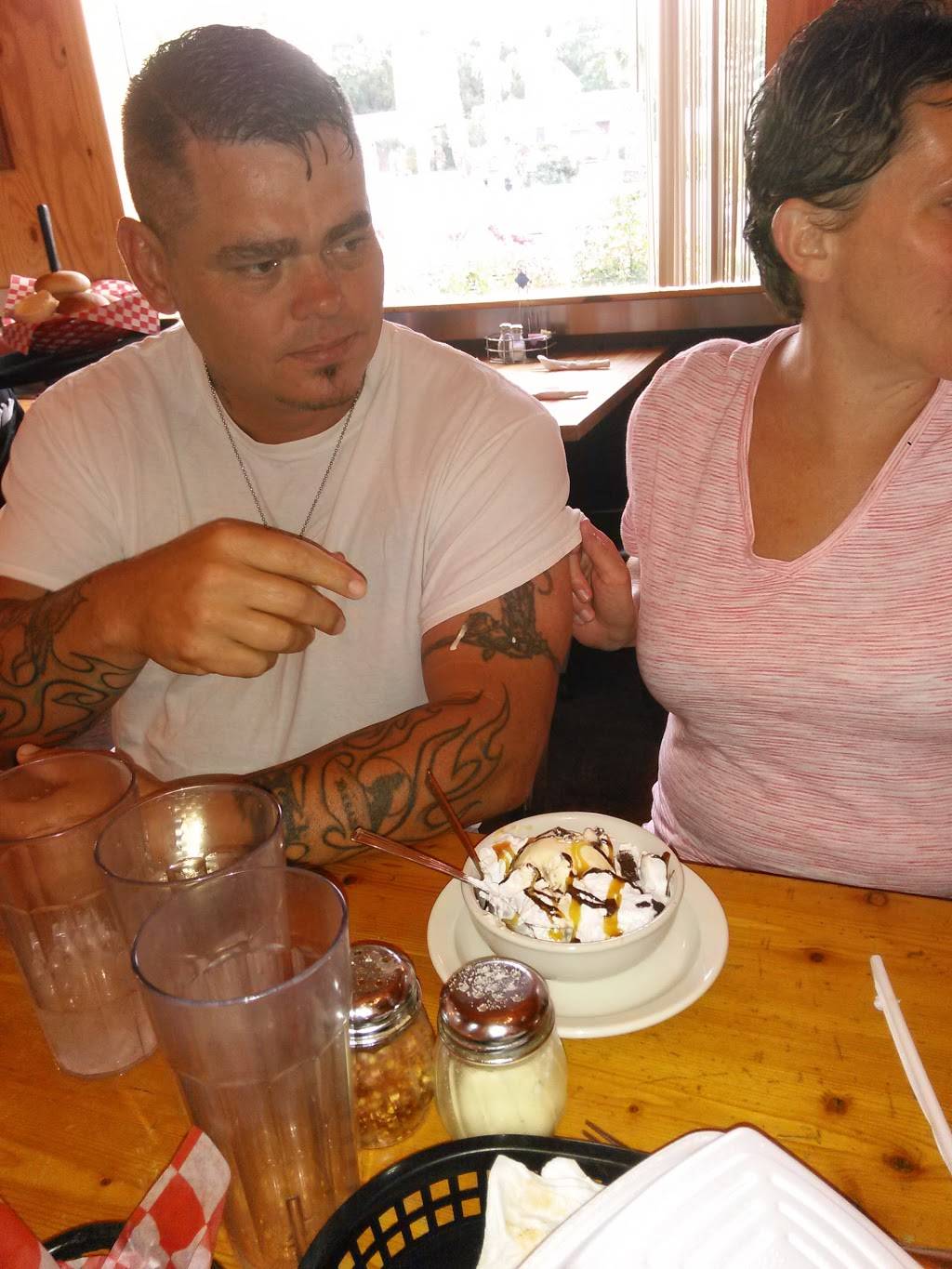 Bosque Resort Restaurant | restaurant | 341 TX-22, Laguna Park, TX 76634, USA | 2546222034 OR +1 254-622-2034