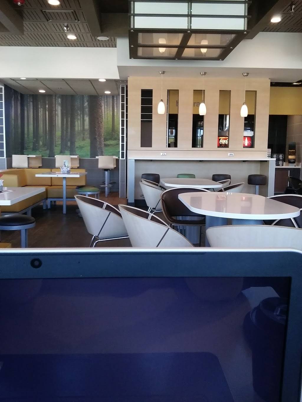 McDonalds | cafe | 12690 Rockside Rd, Garfield Heights, OH 44125, USA | 2166632156 OR +1 216-663-2156