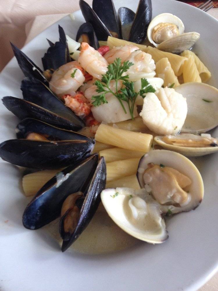 Alicante Restaurant & Lounge | night club | 84 Uxbridge Rd, Mendon, MA 01756, USA | 5086348188 OR +1 508-634-8188