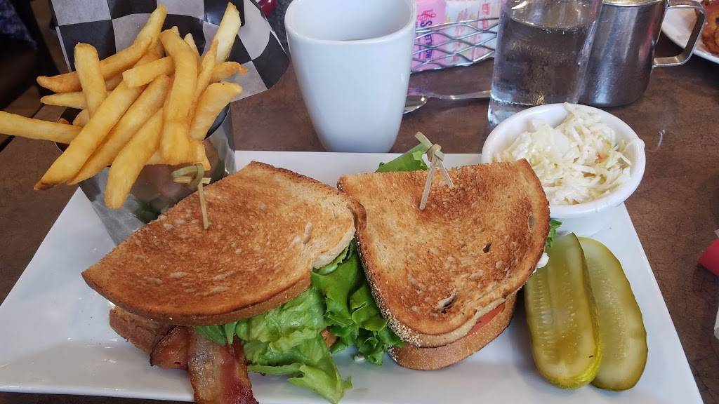 River Edge Diner | restaurant | 516 Kinderkamack Rd, River Edge, NJ 07661, USA | 2012624976 OR +1 201-262-4976