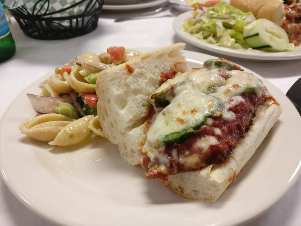 Gios Cafe and Deli | cafe | 2724 S Lowe Ave, Chicago, IL 60616, USA | 3122256368 OR +1 312-225-6368