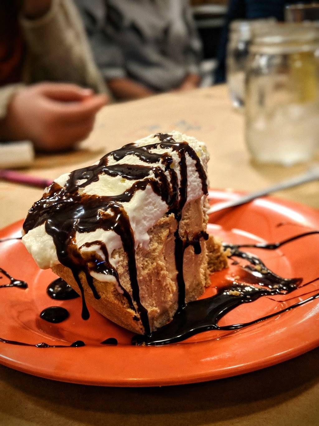 Twin Archer Brewpub | restaurant | 117 W Charles St, Muncie, IN 47305, USA | 7652166982 OR +1 765-216-6982