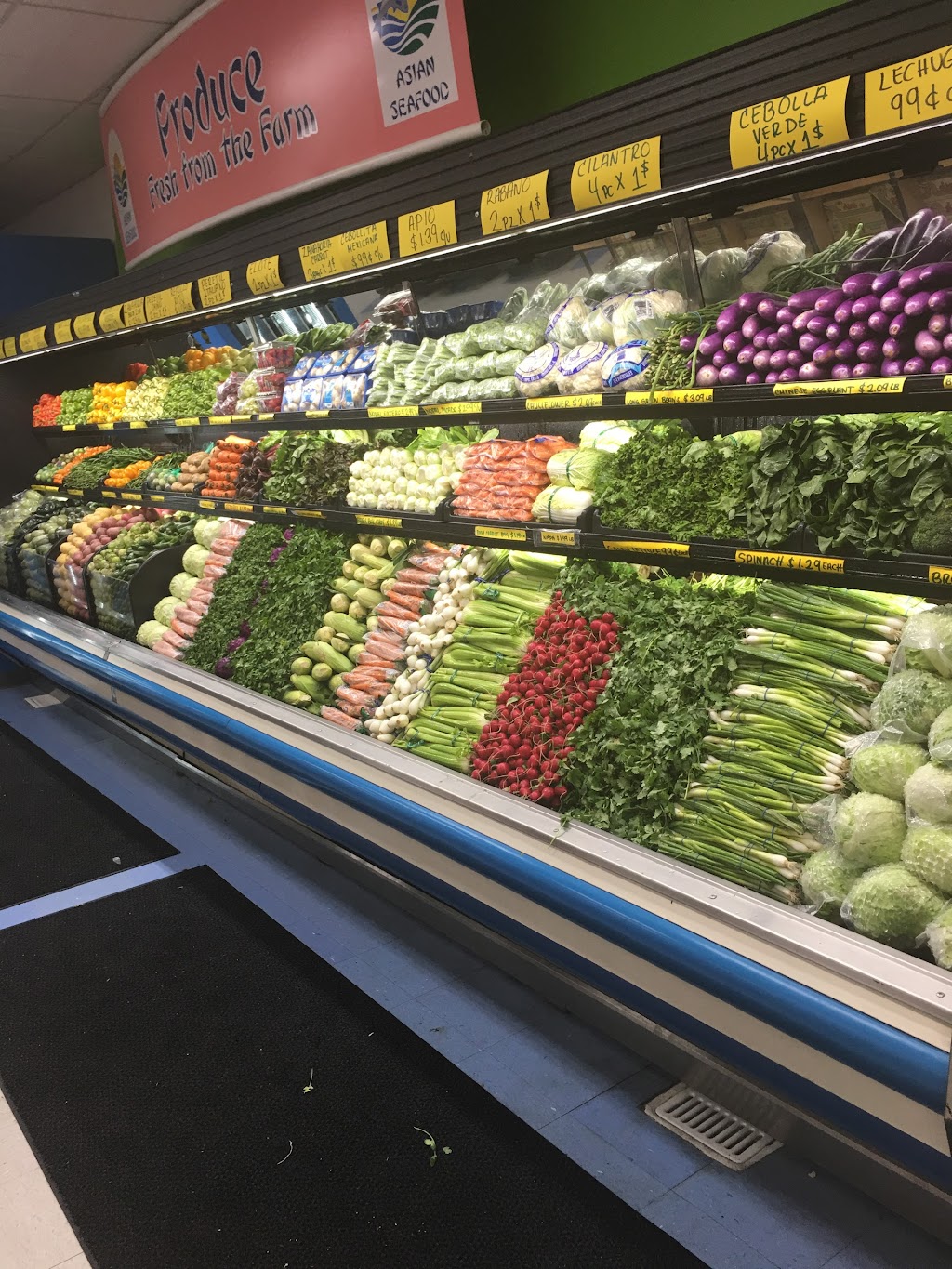 La Tapatia Market | restaurant | 8826 S Eastern Ave #100-102, Las Vegas, NV 89123, USA | 7025863000 OR +1 702-586-3000