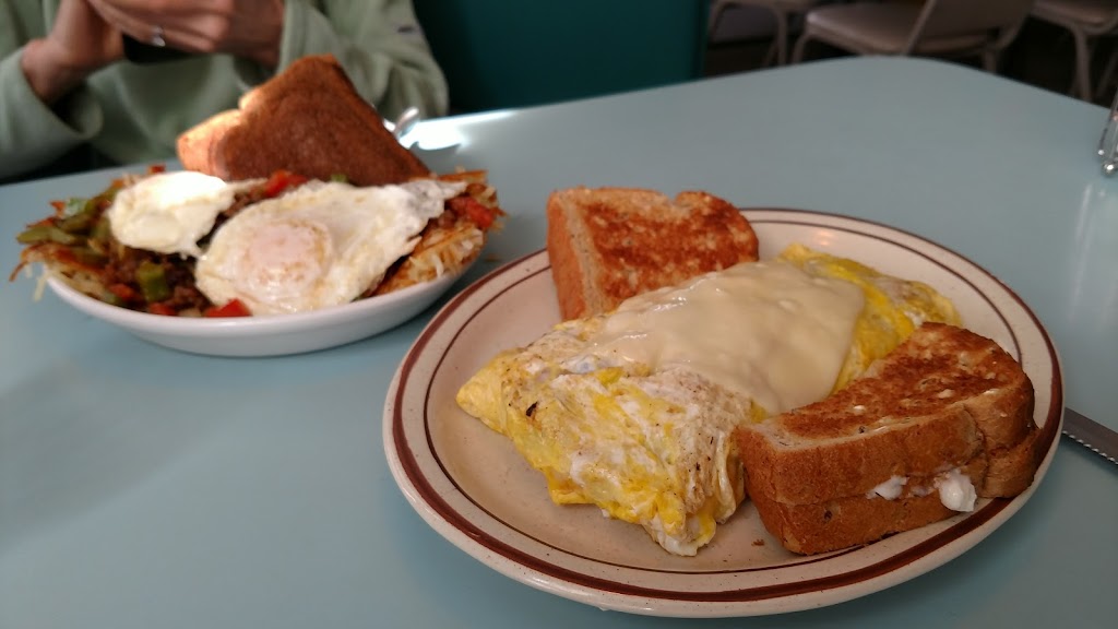 Billys Bar & Grill | restaurant | 3502 W Tischer Rd, Duluth, MN 55803, USA | 2185254720 OR +1 218-525-4720