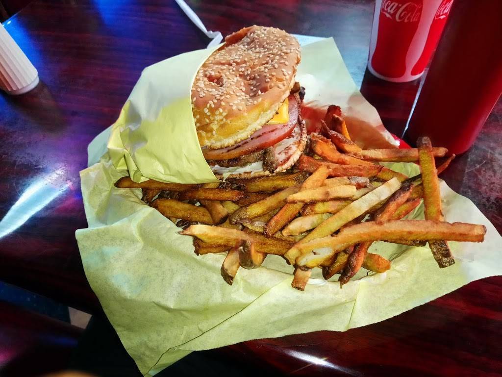 Burger Express | restaurant | 32805 Pacific Hwy S #6407, Federal Way, WA 98003, USA | 2538742701 OR +1 253-874-2701