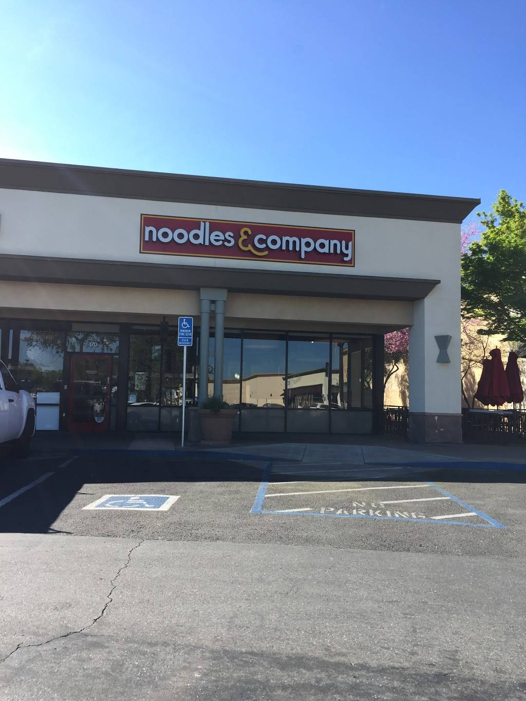 Noodles and Company | restaurant | 7405 Laguna Blvd Suite 170, Elk Grove, CA 95758, USA | 9164780373 OR +1 916-478-0373