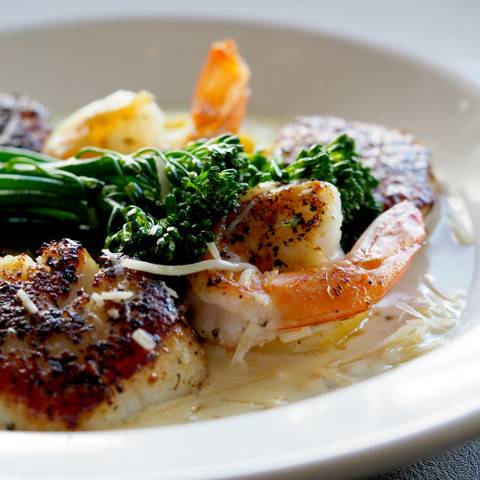 T2 Traders Restaurant | restaurant | 2340 Periwinkle Way, Sanibel, FL 33957, USA | 2395588919 OR +1 239-558-8919