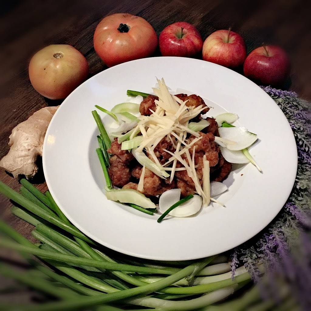 Lime Leaf Thai Fusion & Drinks | restaurant | 333 S State St Unit C13, Chicago, IL 60604, USA | 3128775857 OR +1 312-877-5857