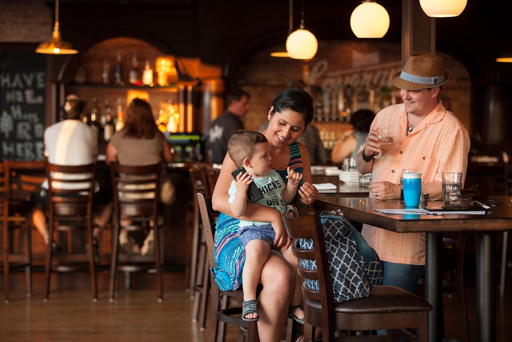 Lavergnes Tavern | restaurant | 6546 Windsor Ave, Berwyn, IL 60402, USA | 7089567405 OR +1 708-956-7405