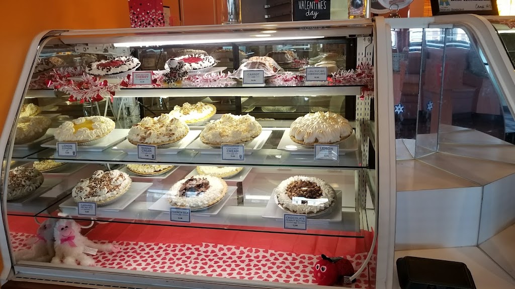 Village Inn | bakery | 5 Walmart Way, La Junta, CO 81050, USA | 7193841084 OR +1 719-384-1084