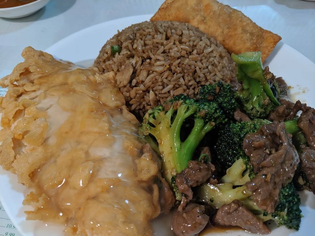 Lees Restaurant & Tavern | restaurant | 3521 Portage Rd, Niagara Falls, ON L2J 2K5, Canada | 9053574600 OR +1 905-357-4600