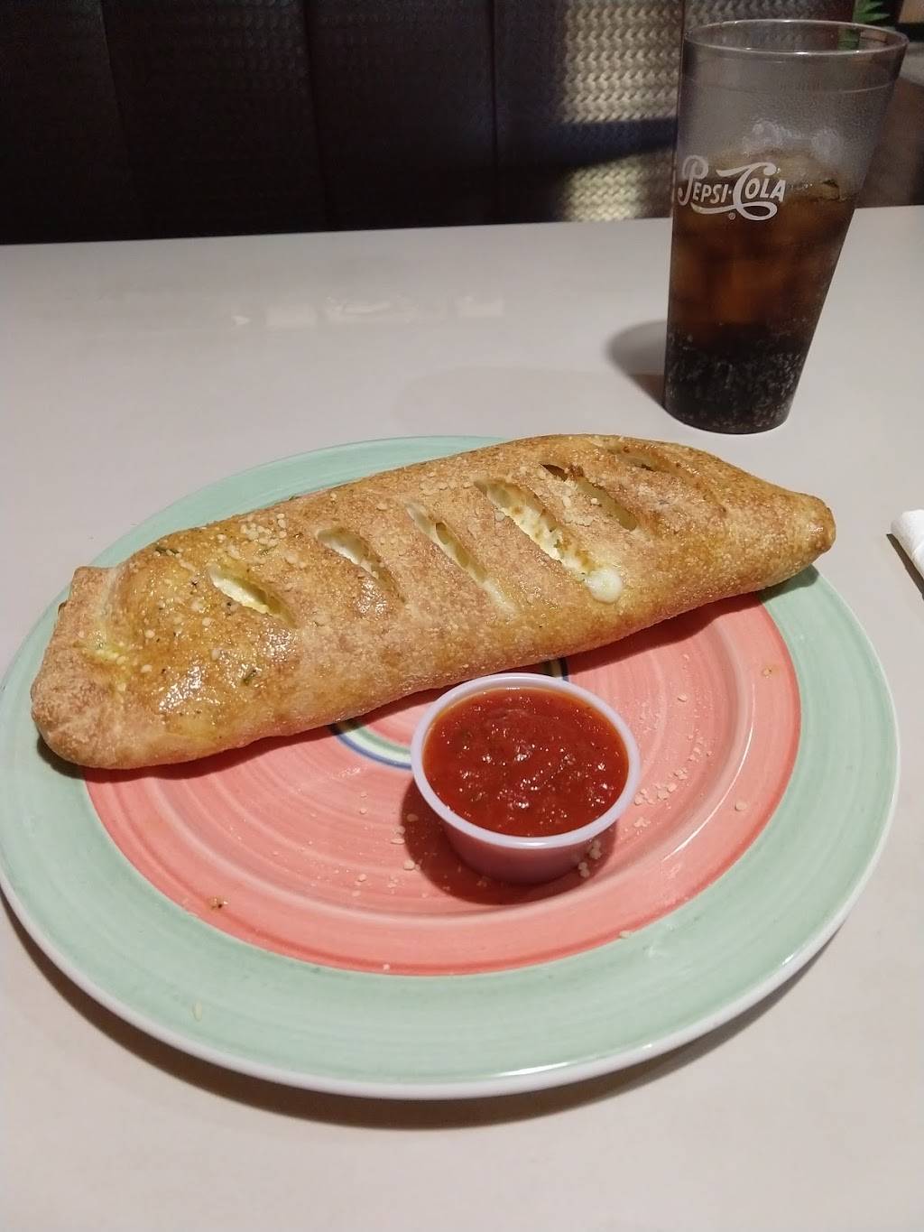 Capris Pizzeria & Family Restaurant | restaurant | 1033 Randolph St # 8, Thomasville, NC 27360, USA | 3364721425 OR +1 336-472-1425