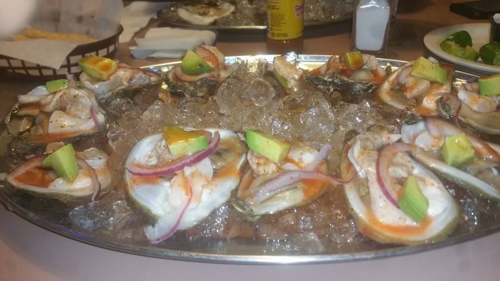 Las Islas Del Capitan | restaurant | 2560 W Indian School Rd, Phoenix, AZ 85017, USA | 6023476544 OR +1 602-347-6544