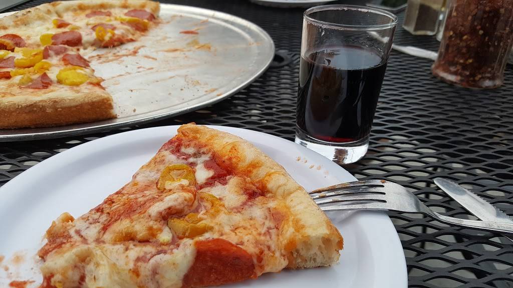 Fellinis Pizza | restaurant | 1634 McLendon Ave NE, Atlanta, GA 30307, USA | 4046879190 OR +1 404-687-9190