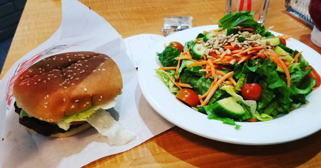 Johnnies Charcoal Broiler | restaurant | 421 W Interstate 240 Service Rd, Oklahoma City, OK 73139, USA | 4056344681 OR +1 405-634-4681