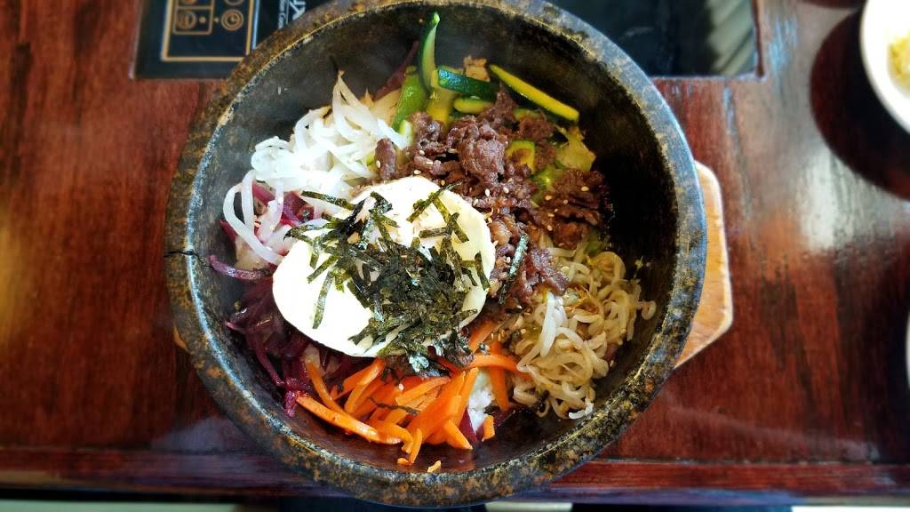 Stone Bowl Grill | restaurant | 1958 N Farwell Ave, Milwaukee, WI 53202, USA | 4142209111 OR +1 414-220-9111