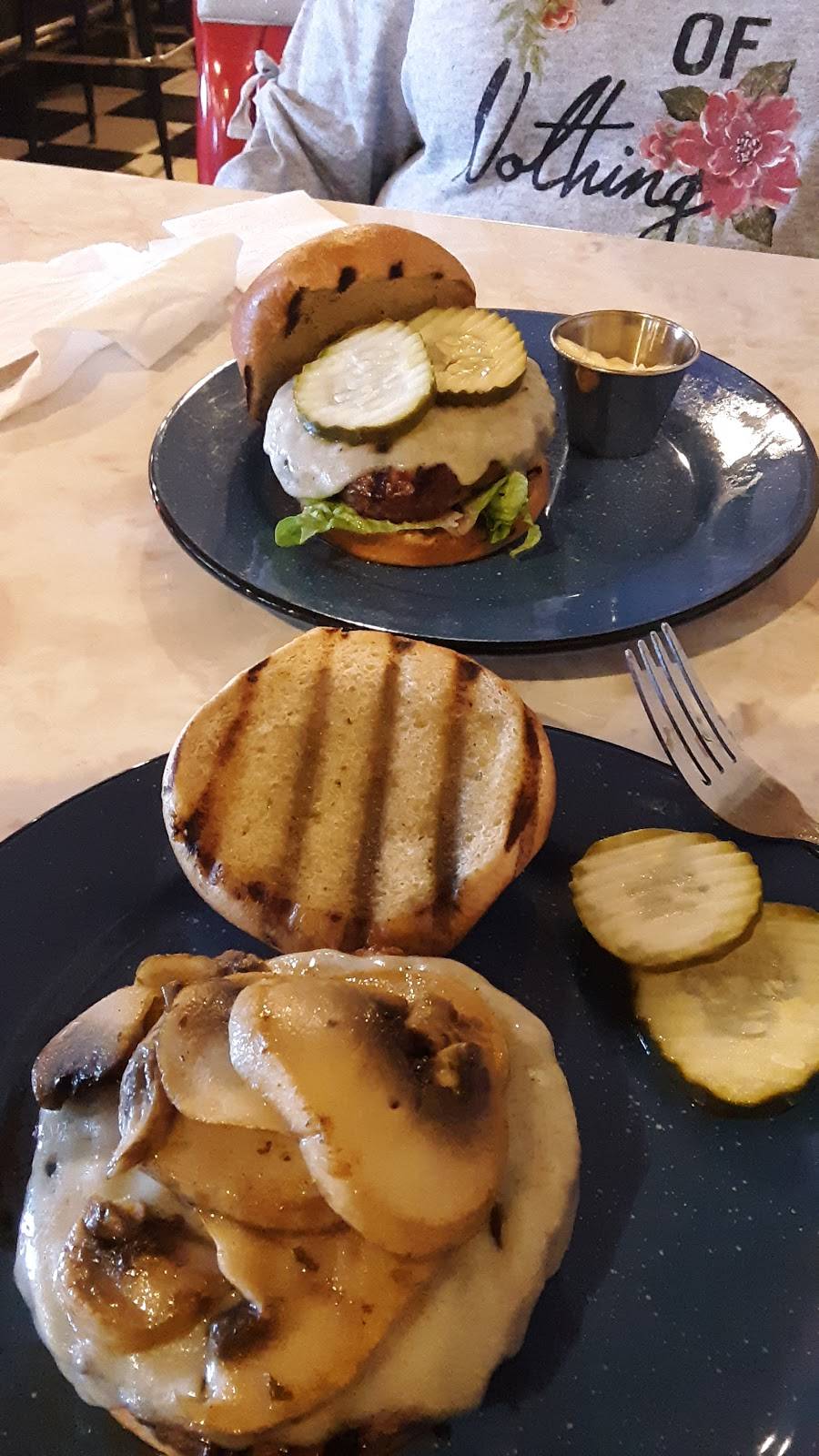 Chuckwagon Cowboy Burgers | restaurant | 28018 US-14, Richland Center, WI 53581, USA | 6086492691 OR +1 608-649-2691