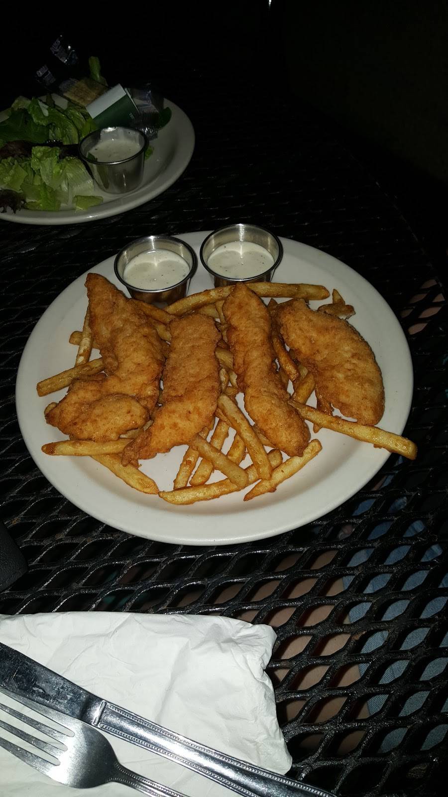 GBs Patio Bar & Grill | restaurant | 8117 Maple St, New Orleans, LA 70118, USA | 5046551573 OR +1 504-655-1573