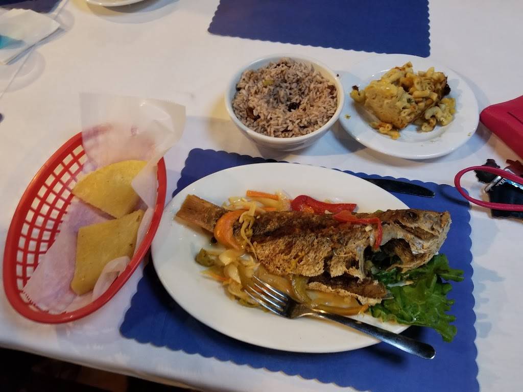 Fins & Things Bar & Grill | restaurant | 3801 N University Dr, Sunrise, FL 33351, USA | 9545338746 OR +1 954-533-8746