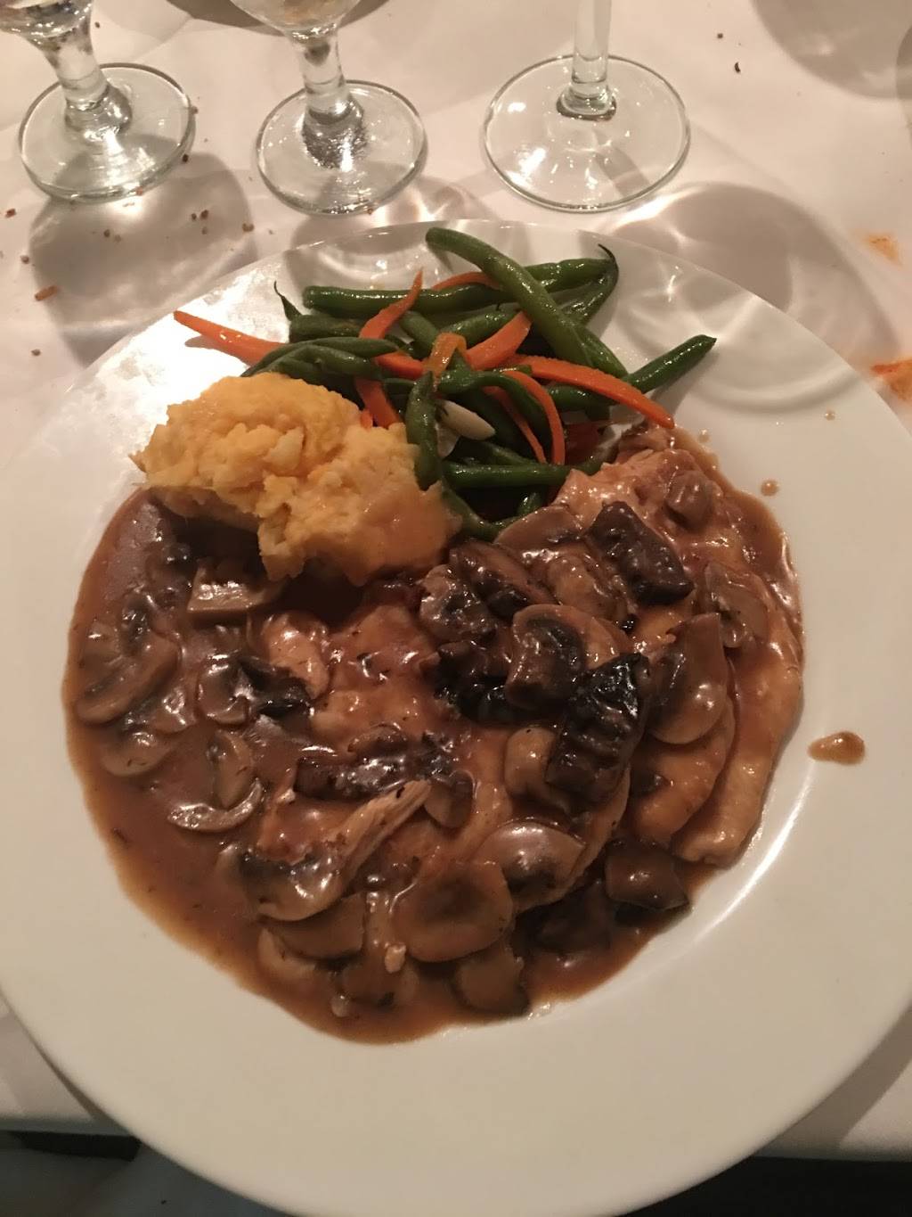 Il Posto | restaurant | 7409 Avenue U, Brooklyn, NY 11234, USA | 7182414317 OR +1 718-241-4317