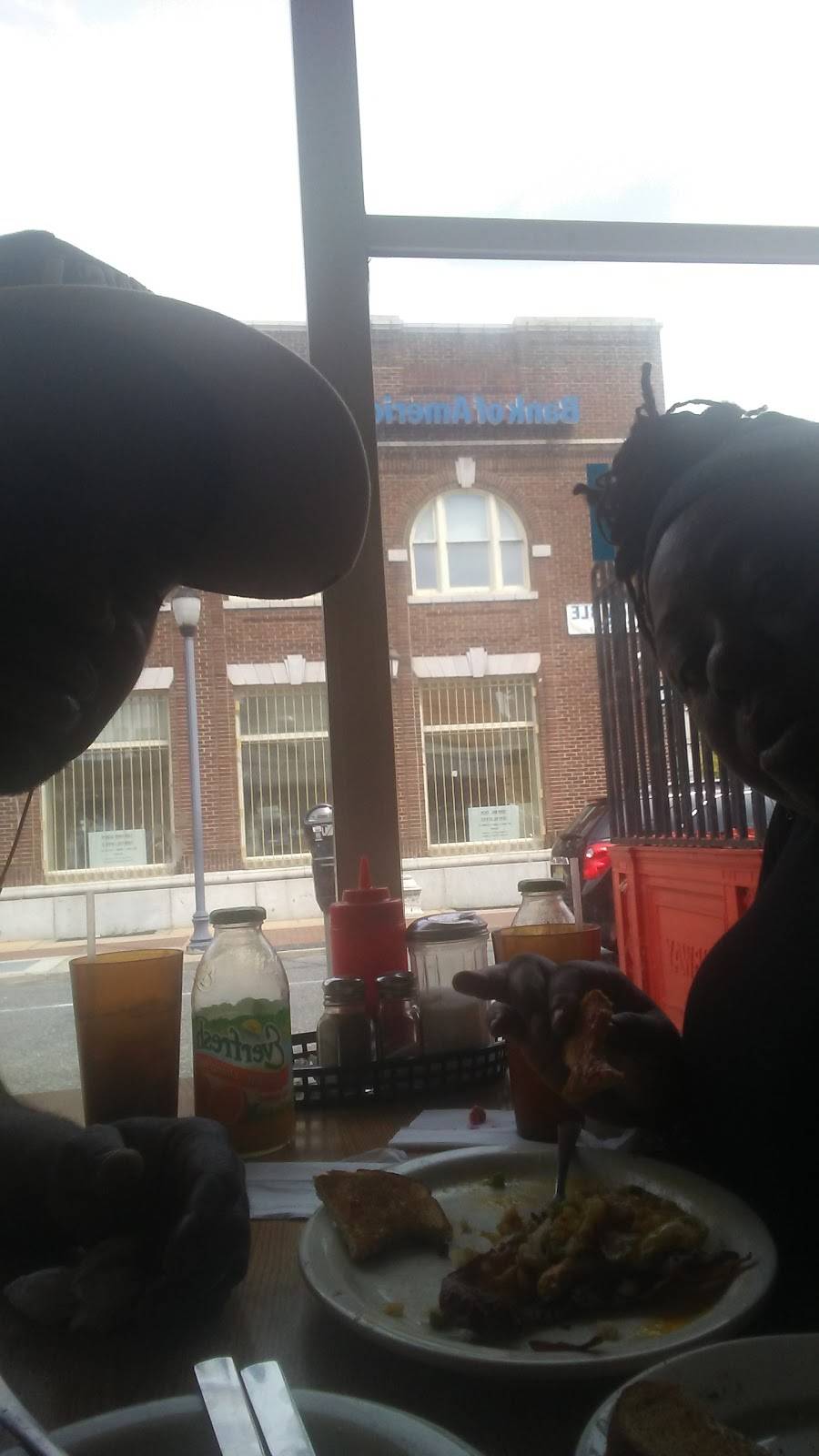 Camden Seafood | restaurant | 501 Market St, Camden, NJ 08102, USA | 8569664016 OR +1 856-966-4016