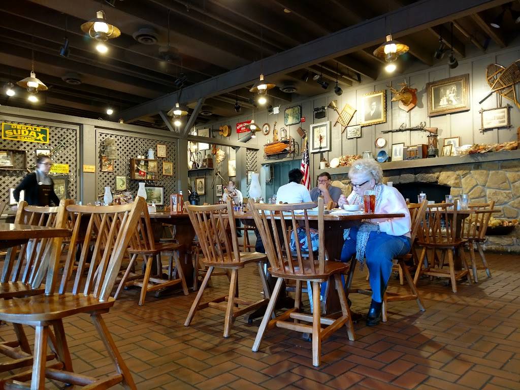 Cracker Barrel Old Country Store | restaurant | 2697 Highwood Blvd, Smyrna, TN 37167, USA | 6152201400 OR +1 615-220-1400