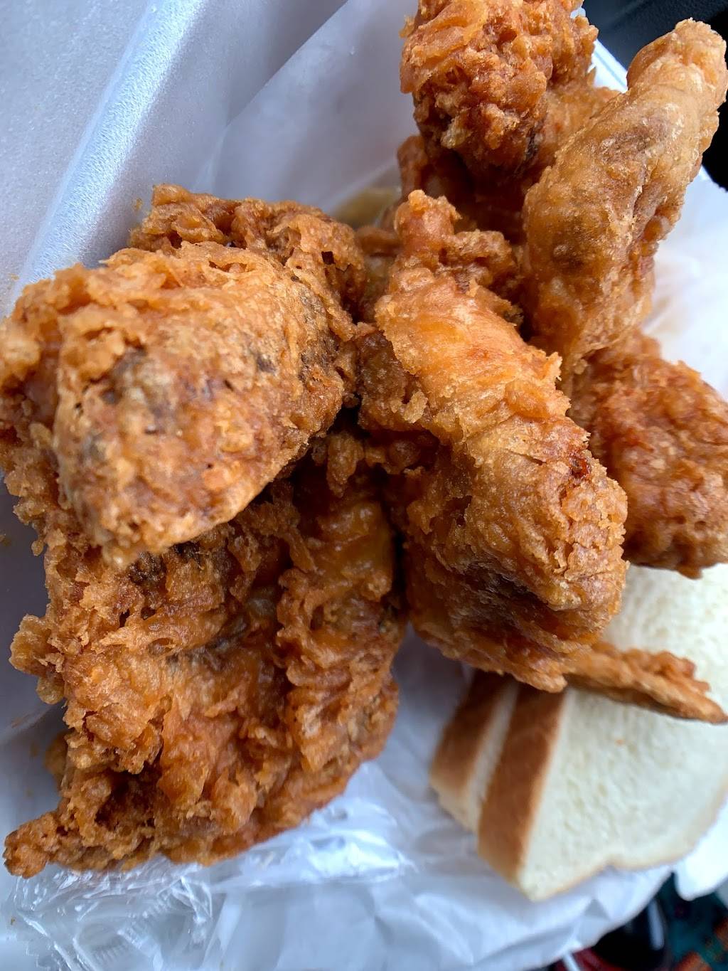 Hot Sauce Williams Barbecue | restaurant | 3770 Lee Rd, Cleveland, OH 44128, USA | 2169214704 OR +1 216-921-4704