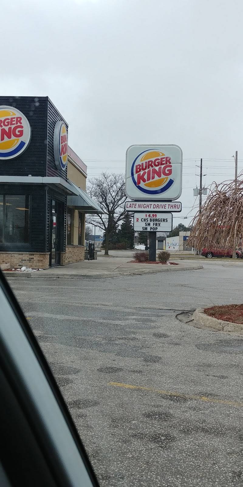 Burger King | restaurant | 7955 Tecumseh Rd E, Windsor, ON N8R 1A1, Canada | 5199457922 OR +1 519-945-7922