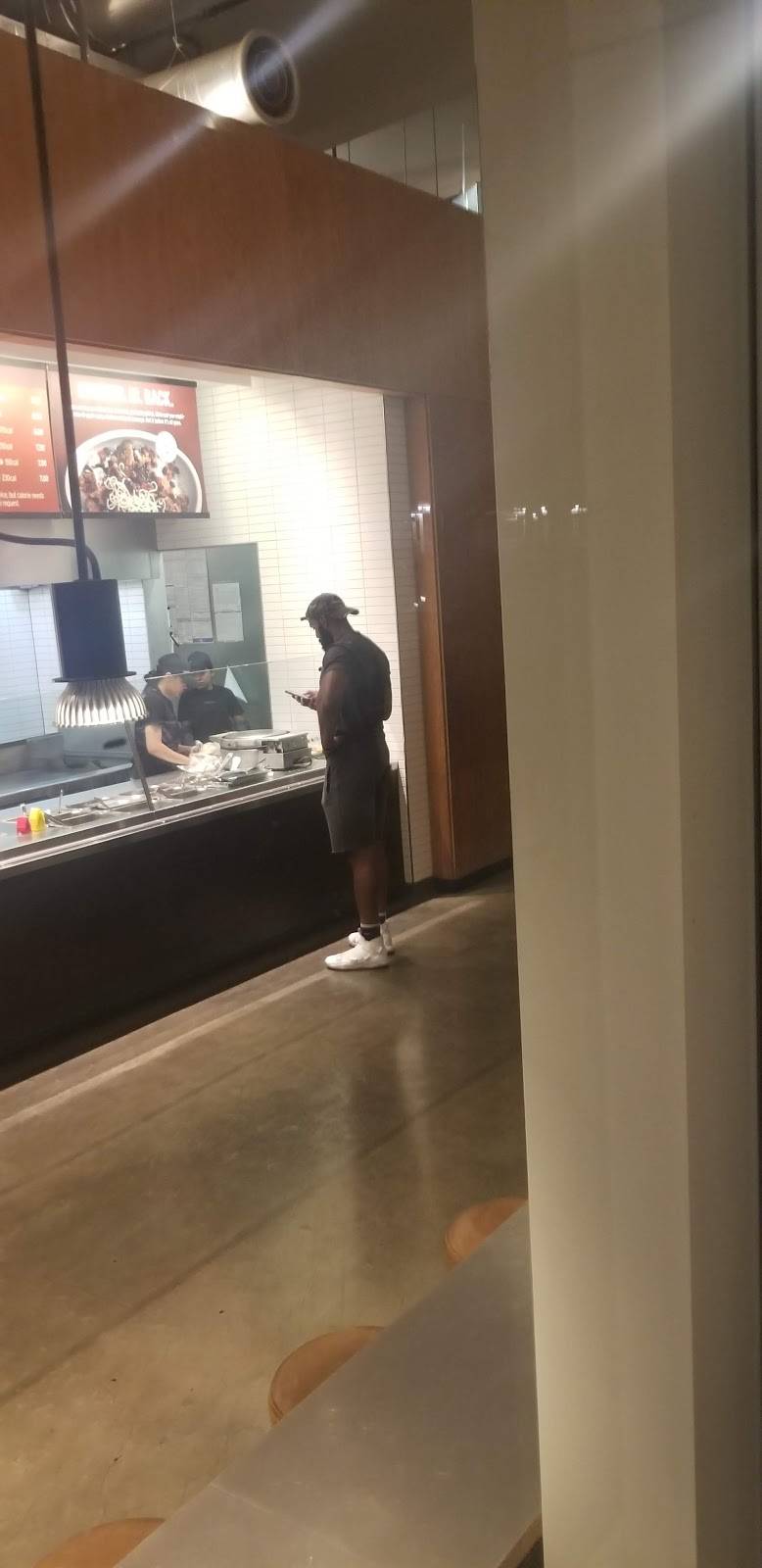 Chipotle Mexican Grill | restaurant | 14708 Ventura Blvd Ste B, Sherman Oaks, CA 91403, USA | 8184554798 OR +1 818-455-4798