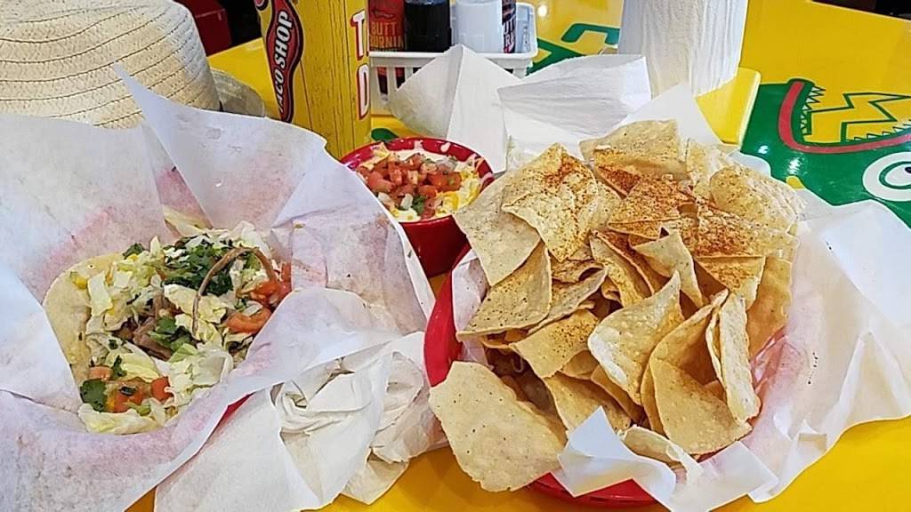 Fuzzys Taco Shop | restaurant | 7010 Easy Wind Dr #100, Austin, TX 78752, USA | 5126510343 OR +1 512-651-0343