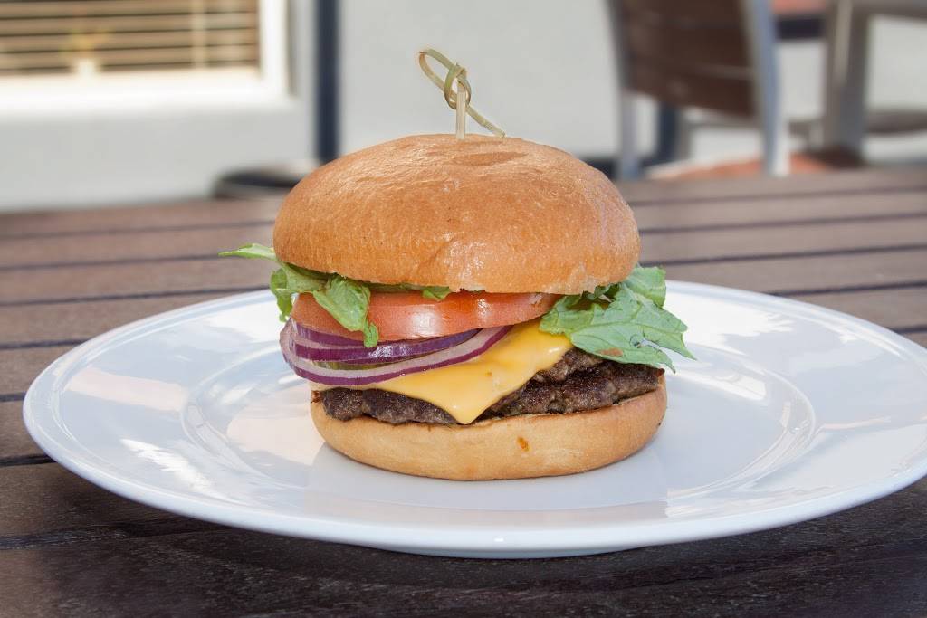 JJ Winns Restaurant & Lounge | restaurant | 13508 OH-15, Montpelier, OH 43543, USA | 4194850700 OR +1 419-485-0700