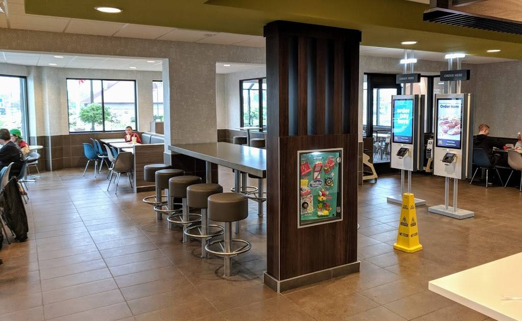 McDonalds | cafe | 2610 S Green Bay Rd, Racine, WI 53406, USA | 2625547876 OR +1 262-554-7876