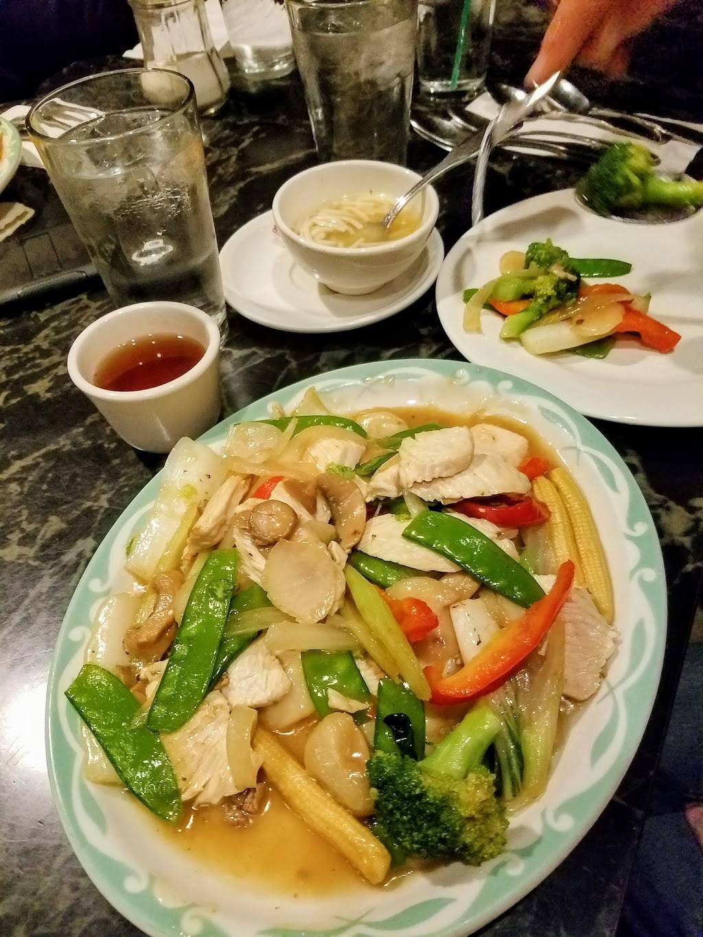 Wah Kue Cafe | restaurant | 13434 1st Ave S, Burien, WA 98168, USA | 2062425454 OR +1 206-242-5454