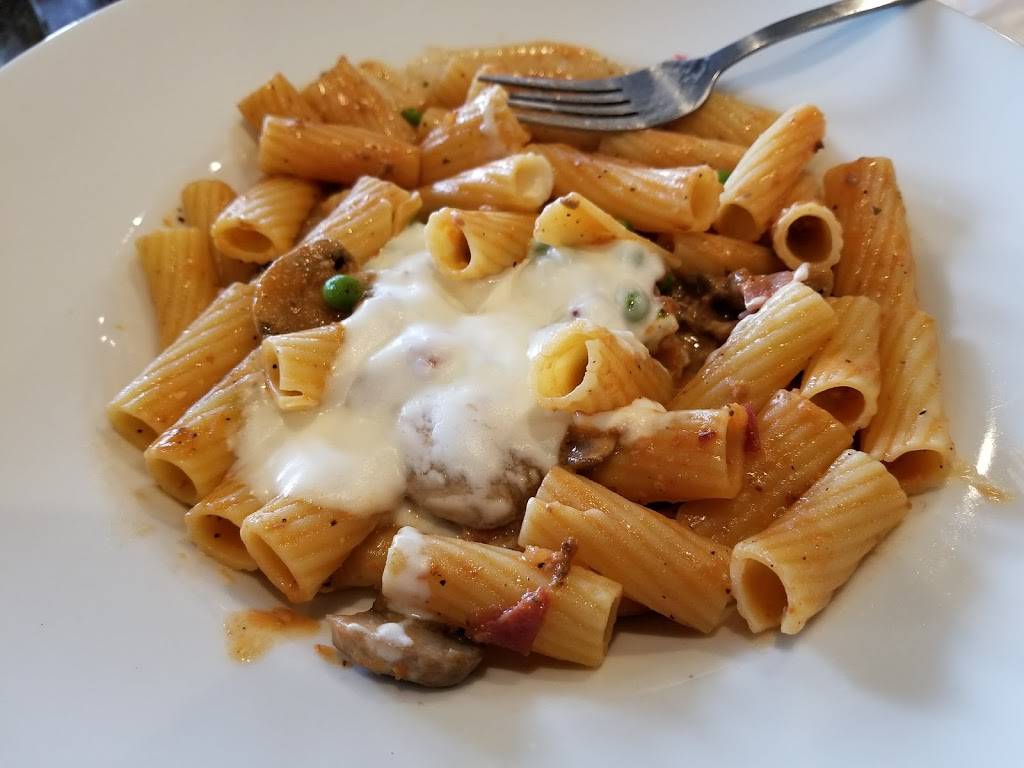 The Pasta House Co. | restaurant | 1606 Galemore St, Festus, MO 63028, USA | 6367250300 OR +1 636-725-0300
