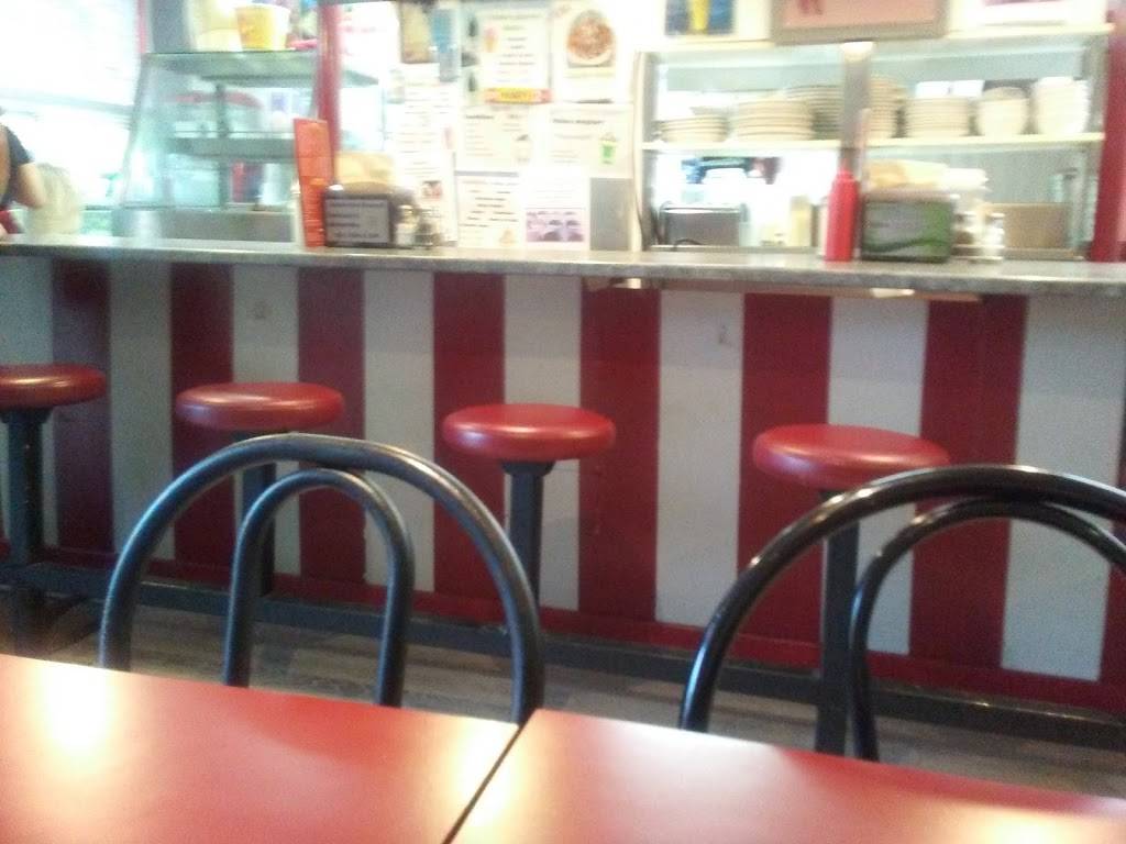 Resto-Cantine La B.A. | restaurant | 6072 Rue Principale, Saint-Félix-de-Kingsey, QC J0B 2T0, Canada | 8198481444 OR +1 819-848-1444