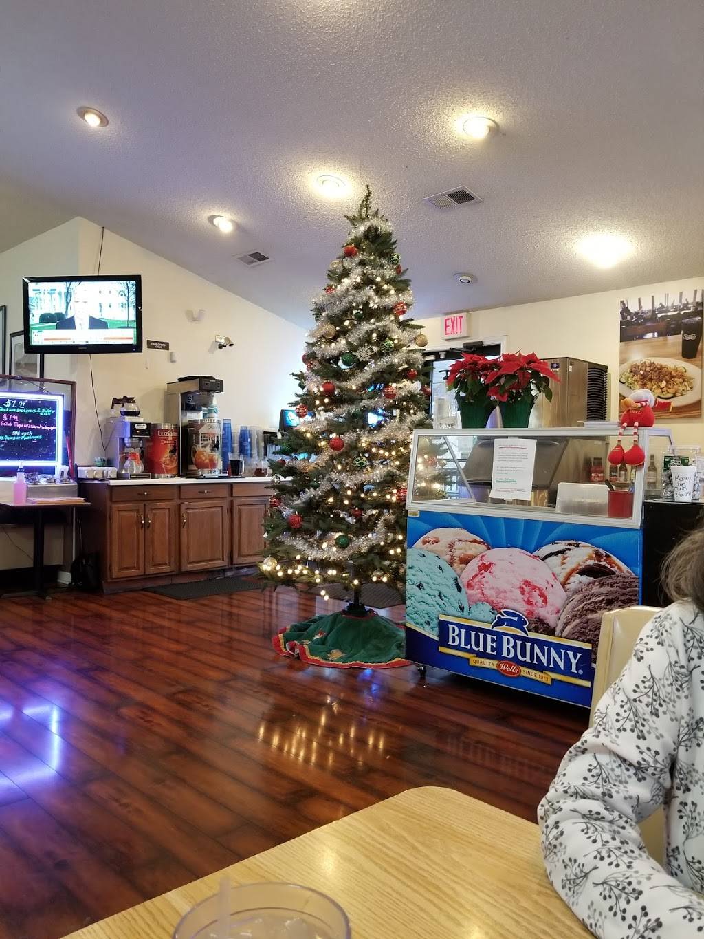 Backyard Grill | restaurant | 725 Bluff City Hwy, Bristol, TN 37620, USA | 4237646632 OR +1 423-764-6632