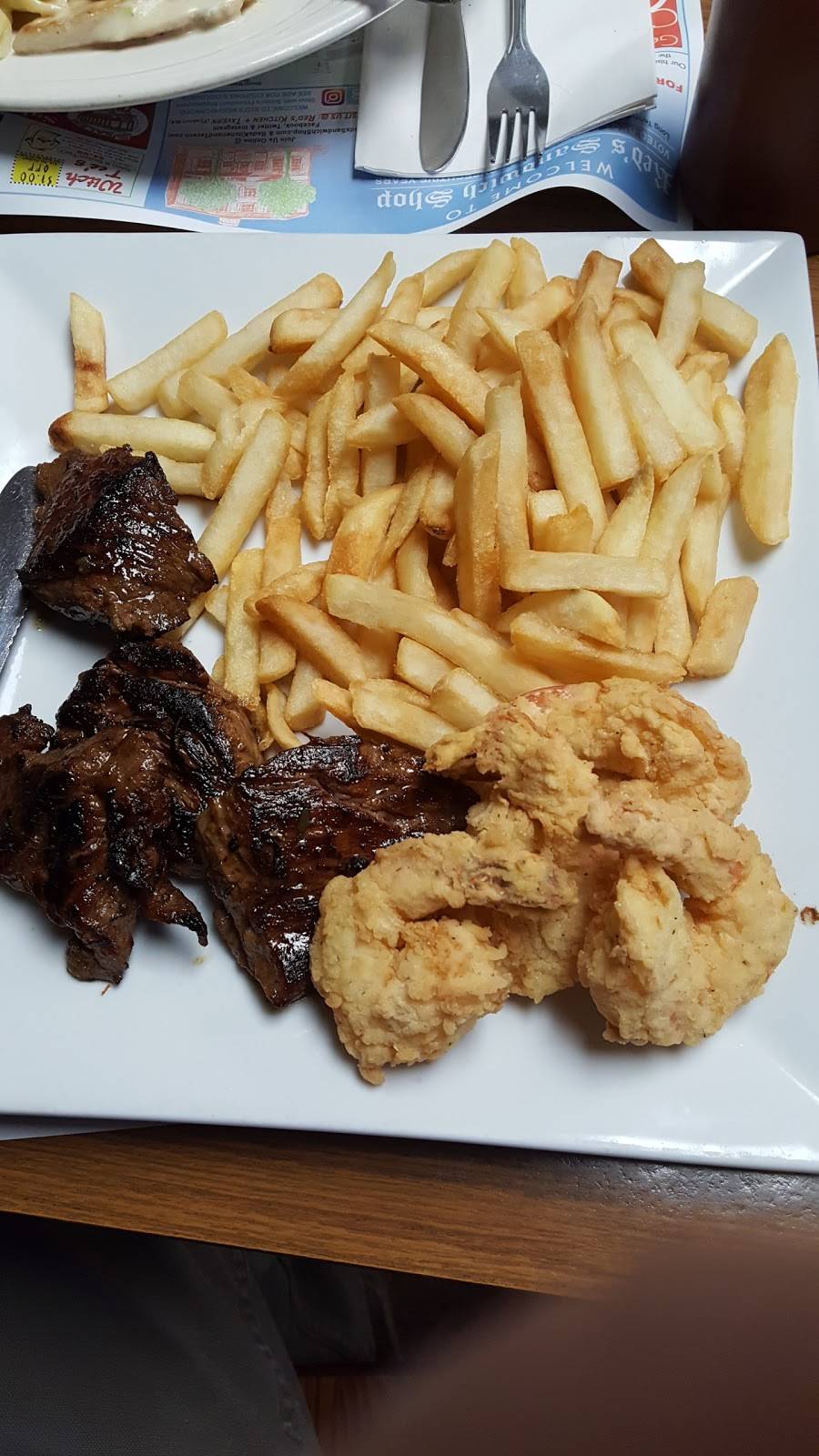 Reds Sandwich Shop | restaurant | 15 Central St, Salem, MA 01970, USA | 9787453527 OR +1 978-745-3527