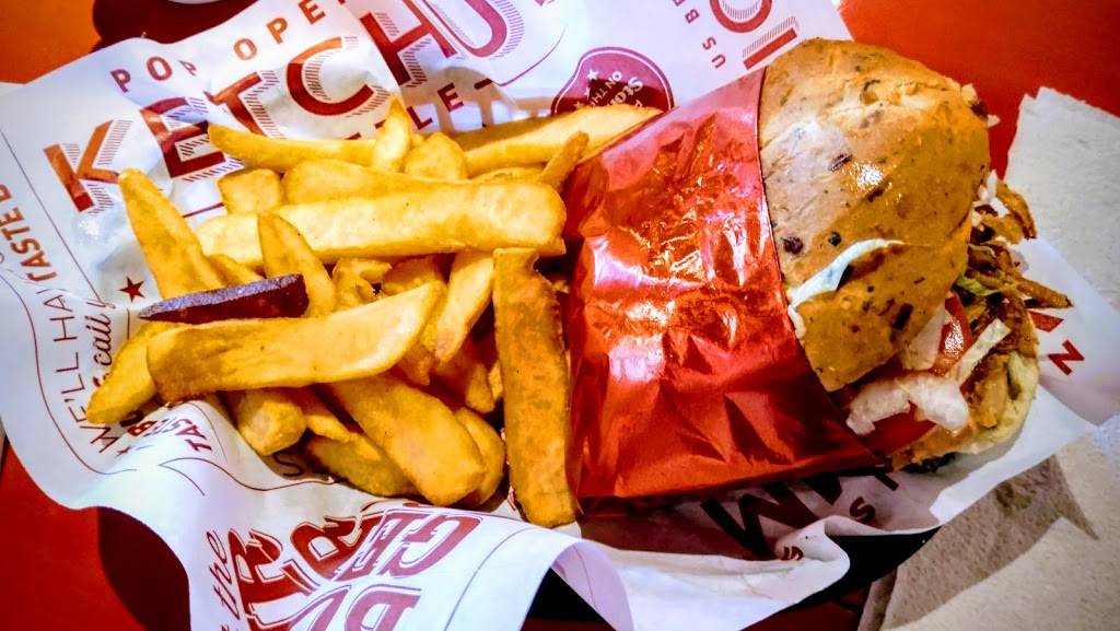 Red Robin Gourmet Burgers and Brews | restaurant | 6802 Charlotte Pike, Nashville, TN 37209, USA | 6153521710 OR +1 615-352-1710