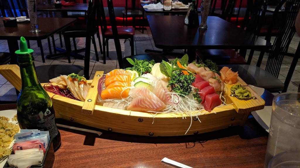 Yellowtail Sushi and Steak | restaurant | 18255 N 83rd Ave B113, Glendale, AZ 85308, USA | 6238251822 OR +1 623-825-1822