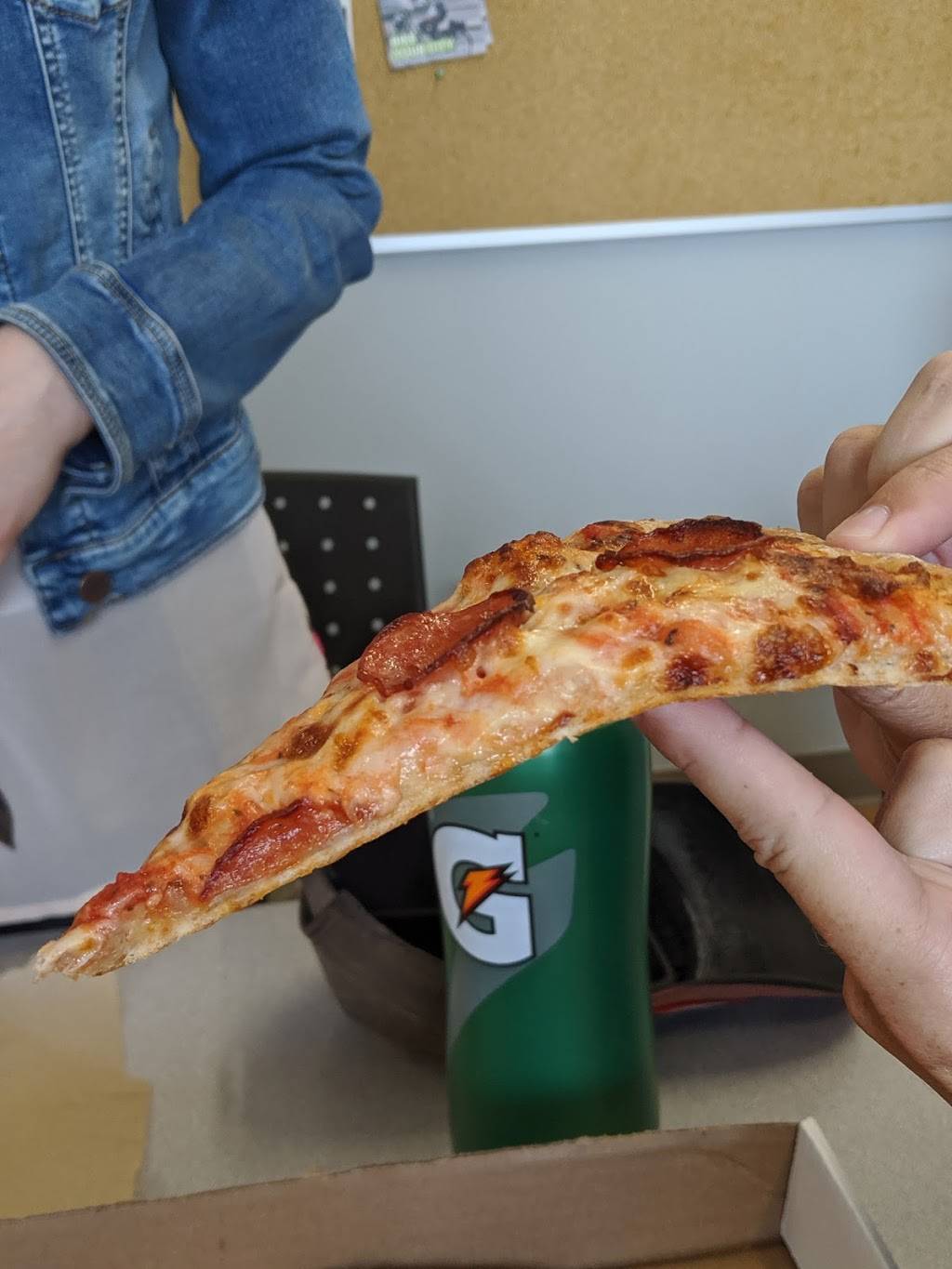 Pizza Stop | restaurant | Edelweiss Plaza, 600 Doon Village Rd, Kitchener, ON N2P 1G6, Canada | 2266472020 OR +1 226-647-2020