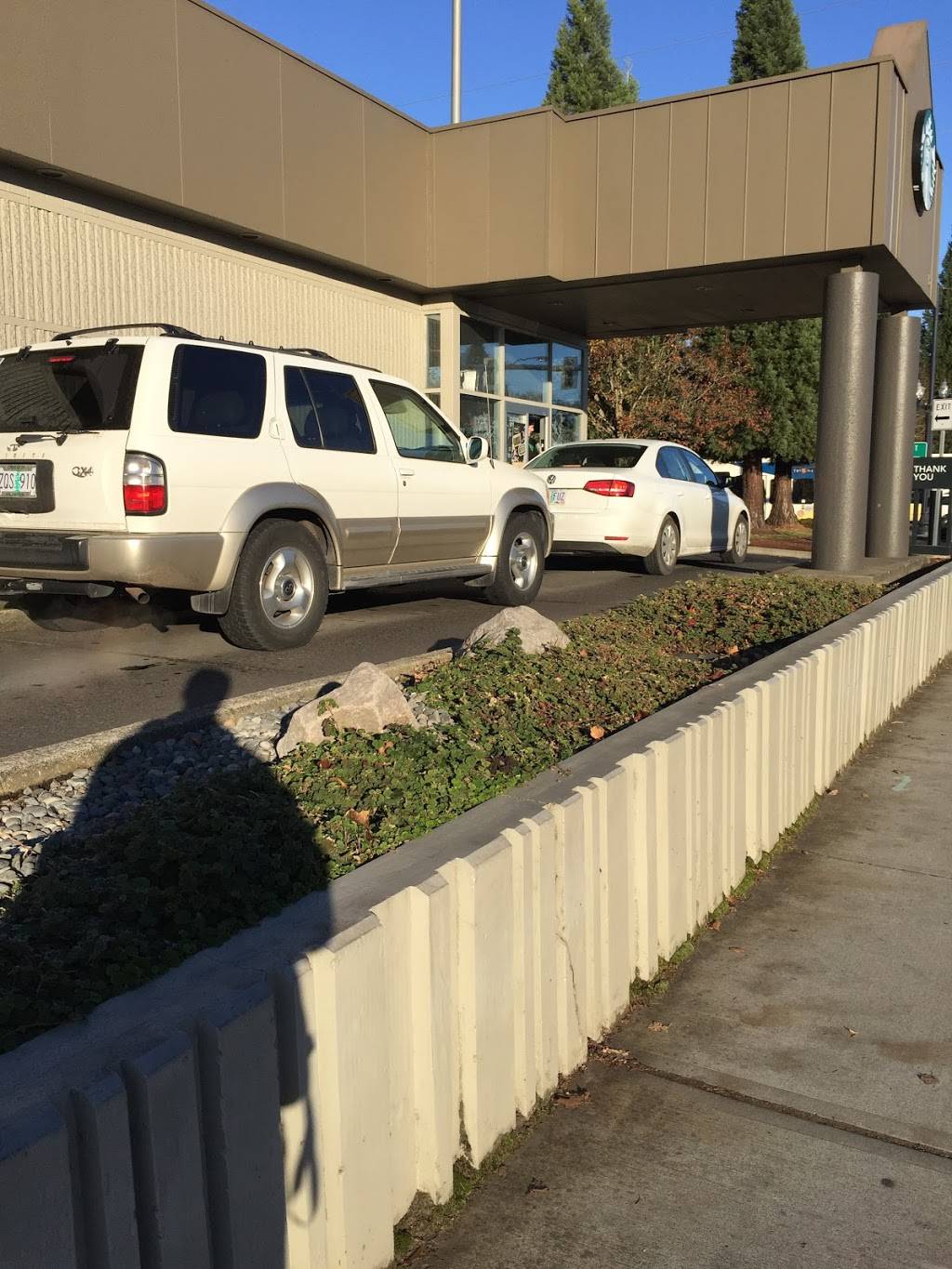 Starbucks | cafe | 215 SE 10th Ave, Hillsboro, OR 97123, USA | 5036485465 OR +1 503-648-5465