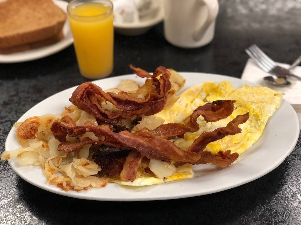 Miss Philly Grill | restaurant | 4211, 2957 Philmont Ave, Huntingdon Valley, PA 19006, USA | 2159477872 OR +1 215-947-7872