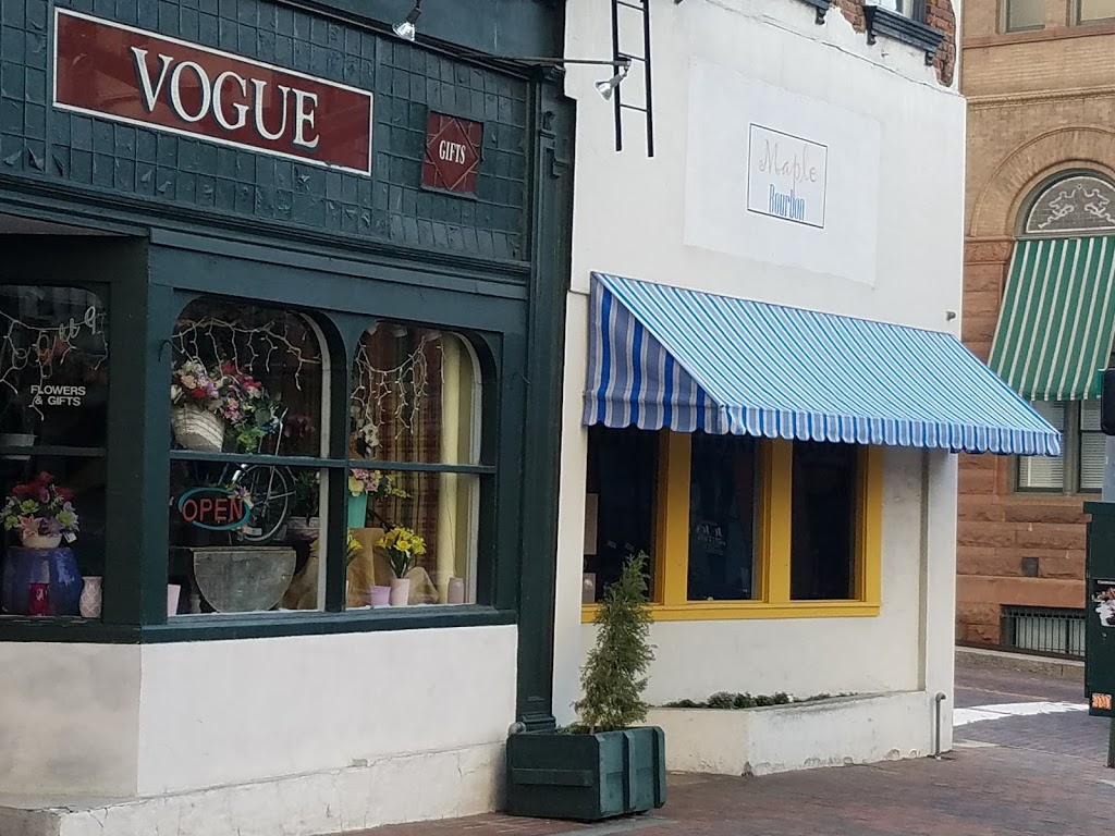 Maple Bourbon | restaurant | 1116 E Main St, Richmond, VA 23219, USA | 8046493639 OR +1 804-649-3639