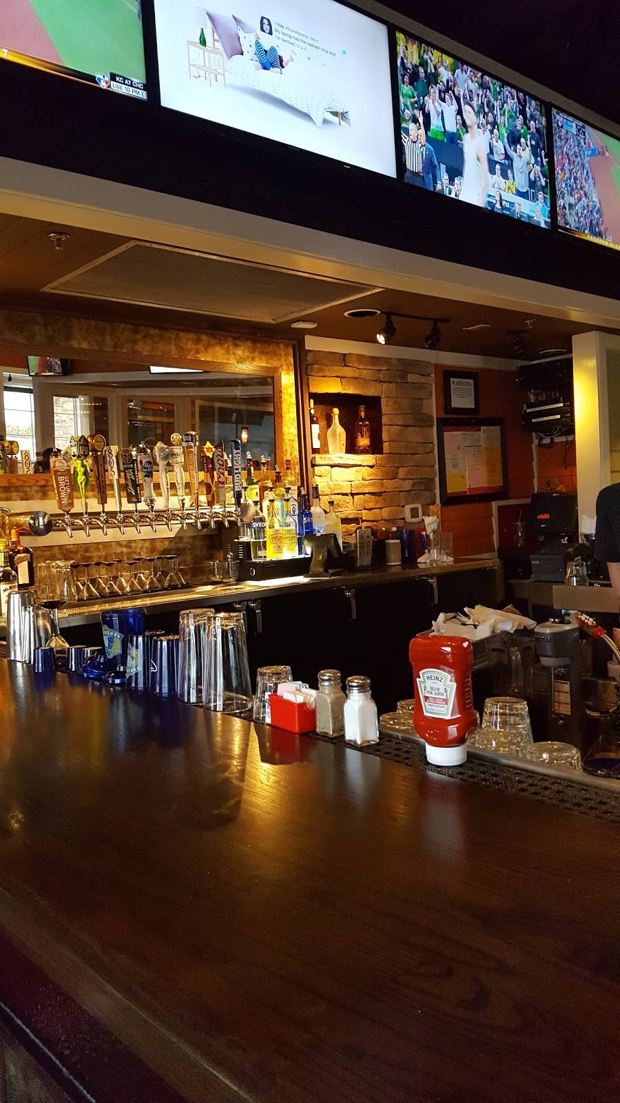 Chilis Grill & Bar | meal takeaway | 19071 Golden Valley Rd, Santa Clarita, CA 91387, USA | 6612992588 OR +1 661-299-2588