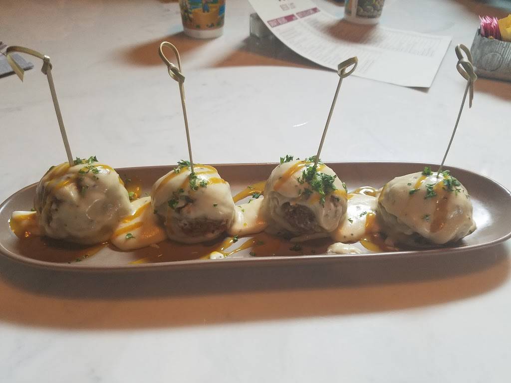 Downtown Social | restaurant | 386 W San Antonio St, New Braunfels, TX 78130, USA | 8302146650 OR +1 830-214-6650